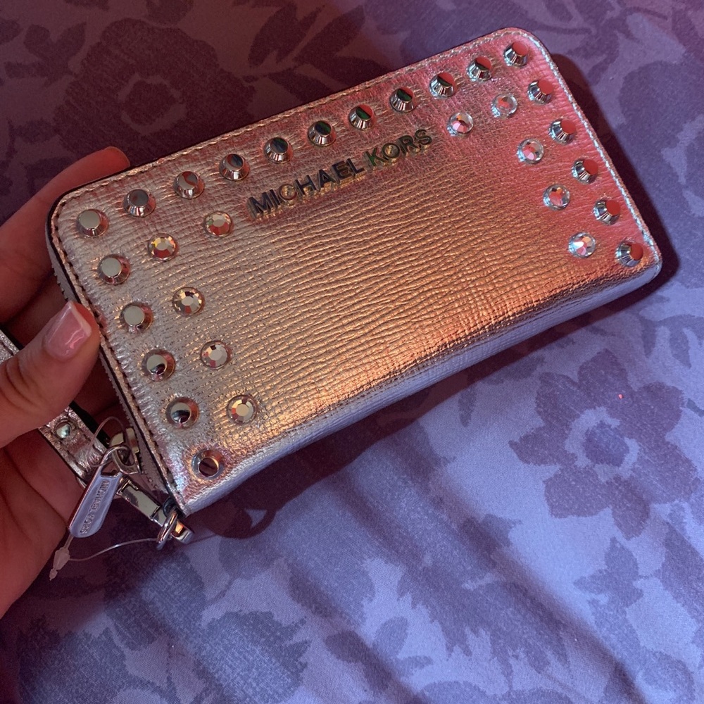 So Shiny! - Picture 3 of 8